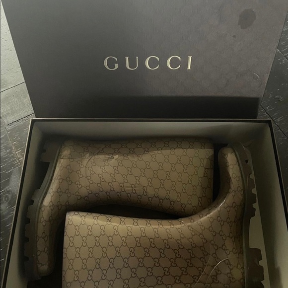 Gucci Rain Boots. - Picture 3 of 6